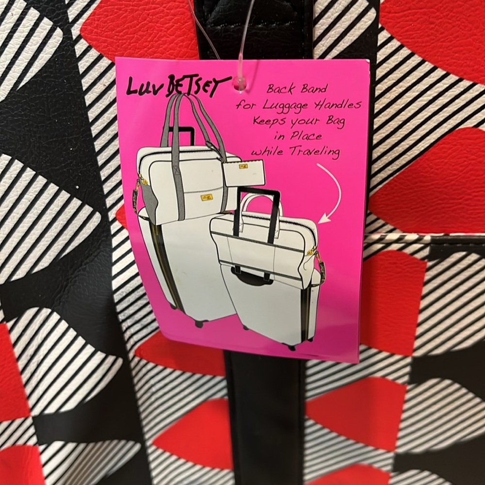 Betsey Johnson Weekender Bag + Wristlet Luv Betsey Travel Duffle Shoulder new - Picture 8 of 16
